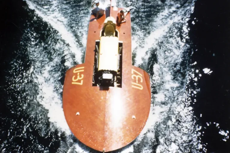1955 Slo-mo-shun V overhead