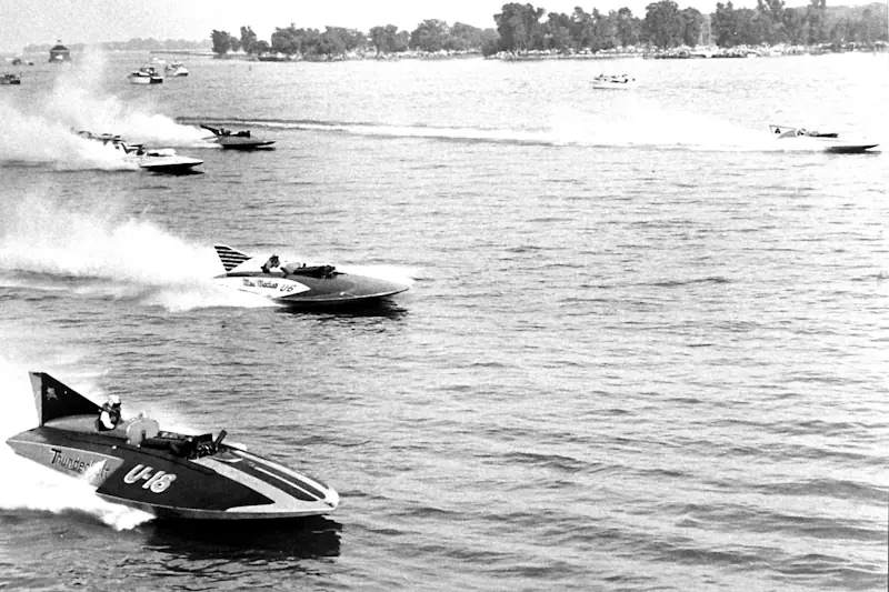 1962 racing action Spirit of Detroit Trophy